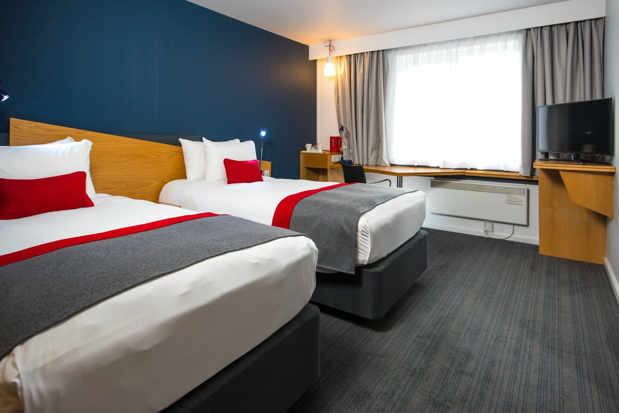 Holiday Inn Express Gloucester - South, An Ihg Hotel Екстериор снимка